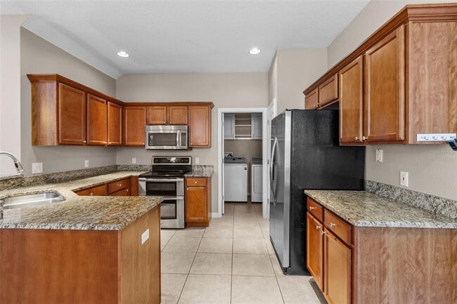 Building Photo - 3372 Covered Bridge Dr E