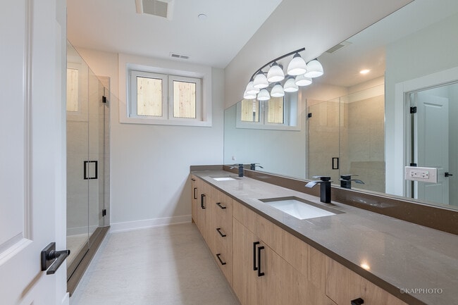 Building Photo - 4021 N Keystone Ave