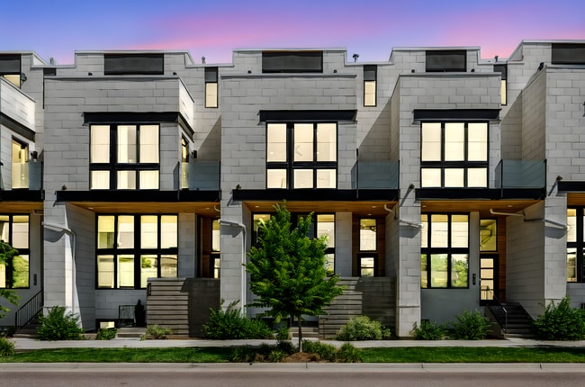 Primary Photo - LUX 3BD, 5BA Modern Townhome Near Cherry C...