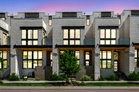 Building Photo - LUX 3BD, 5BA Modern Townhome at 9th & CO Near Congress Park