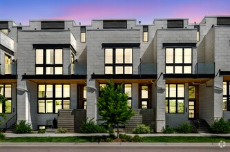 Building Photo - LUX 3BD, 5BA Modern Townhome Near Cherry C...