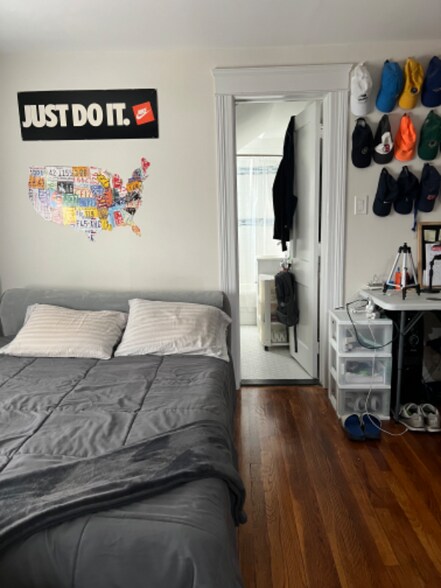 Building Photo - 257 Gano St