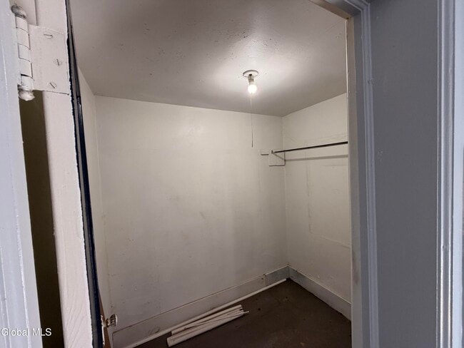 Building Photo - 11 Lefferts St