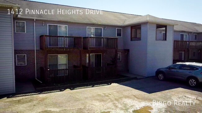 Building Photo - Move in Special! First Month's Rent is Fre...