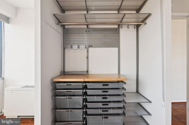 Building Photo - 1301 Delaware Ave SW