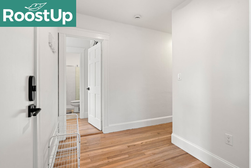Building Photo - New RoostUp Furnished Private Bedroom with...
