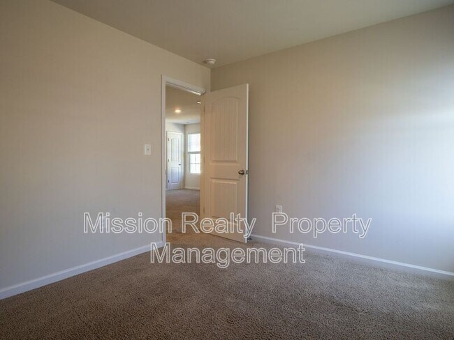 Building Photo - 2827 Meadowview Blvd