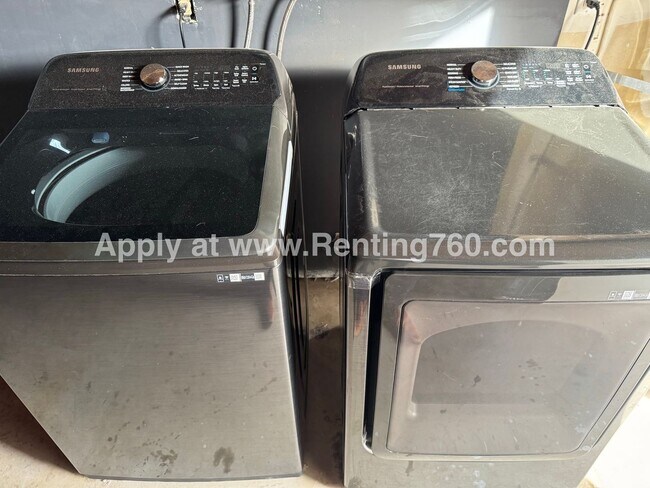 Building Photo - Comfortable 3 Bed 2 Bath Home