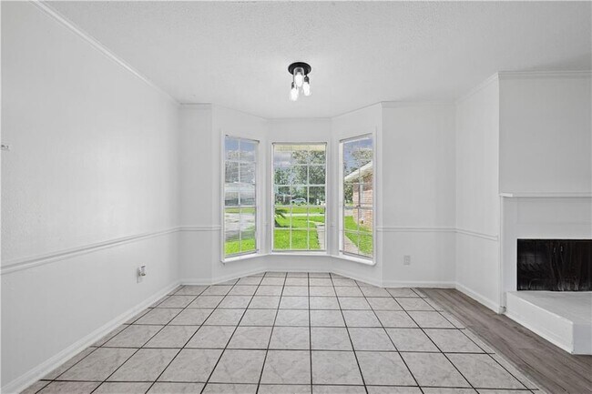 Building Photo - 122 Dewald Dr