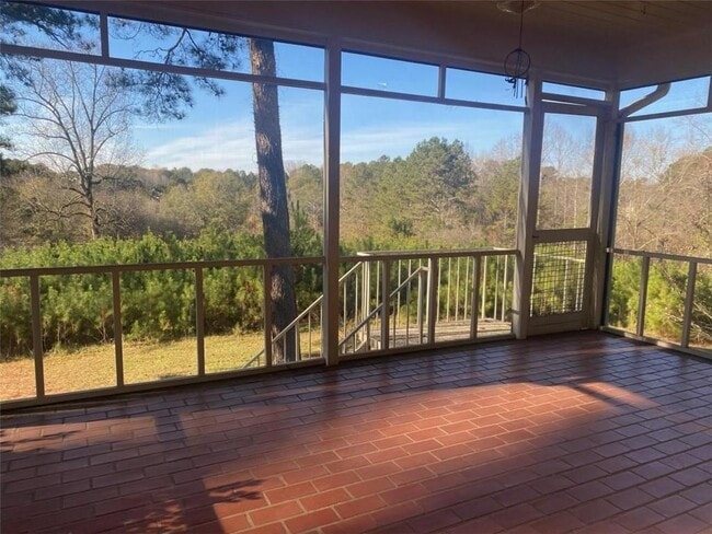 Building Photo - 1830 Winding Creek Ln SW