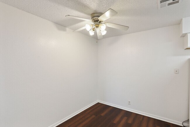Building Photo - 3151 N Soaring Gulls Dr