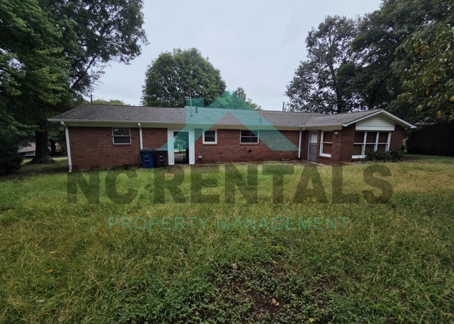 Building Photo - 706 Hedrick Dr