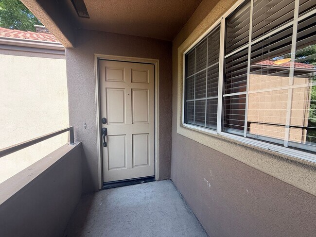 Building Photo - Must See!! Gorgeous 2 Bedroom, 2 Bathroom ...