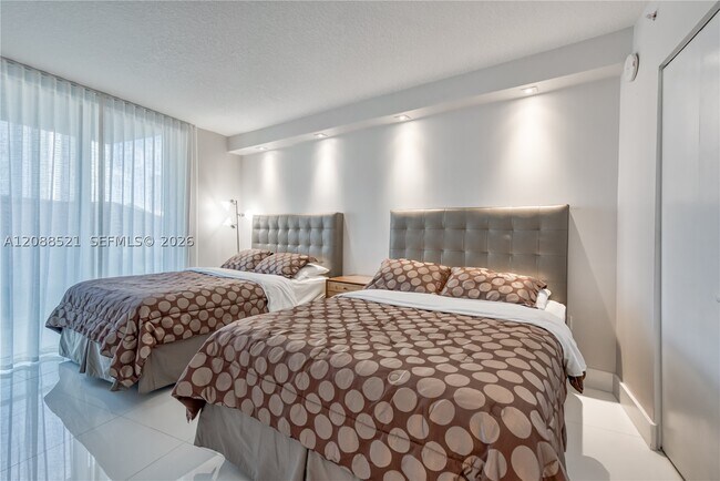 Building Photo - 250 Sunny Isles Blvd