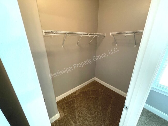Building Photo - 4BR/4.5BA For Rent