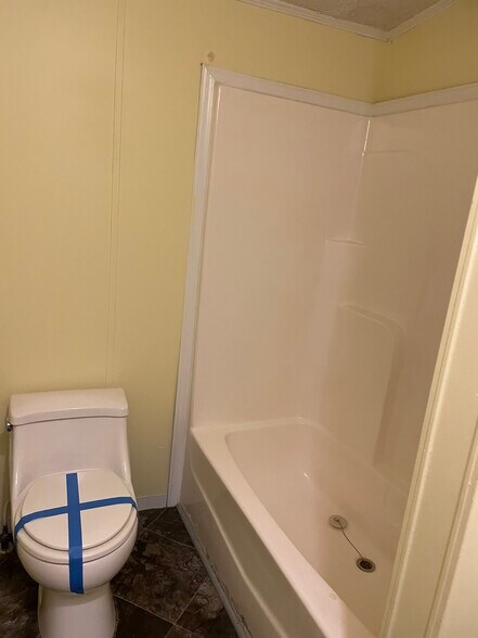 Building Photo - 128 White Pine Blvd