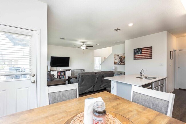 Building Photo - 153 Wind Flower Ln