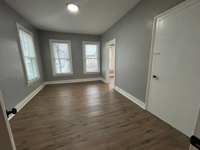 Building Photo - 24 4th St