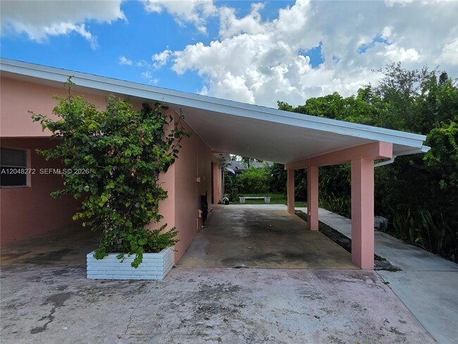 Building Photo - 6130 Funston St