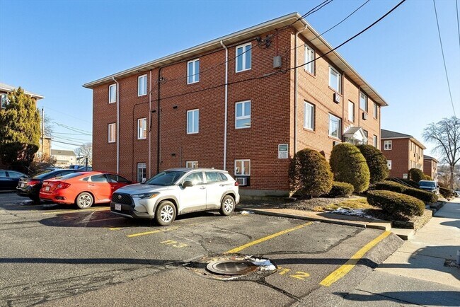 Building Photo - 133 Warren St