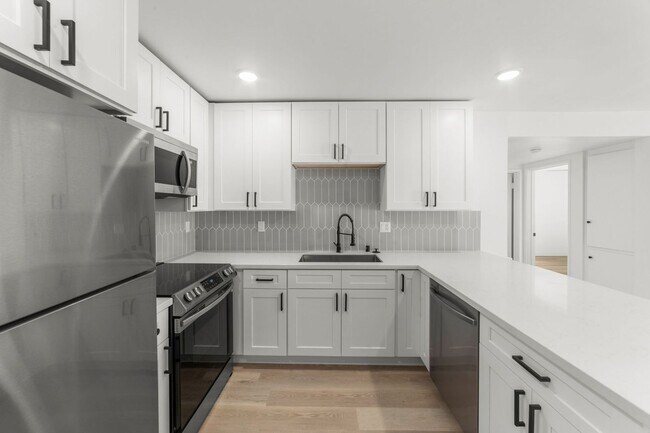 Interior Photo - The Noble