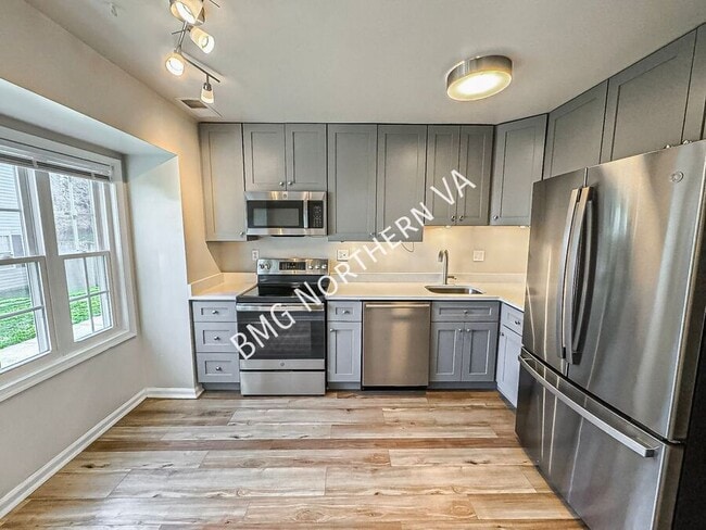 Building Photo - 9963 Capperton Dr