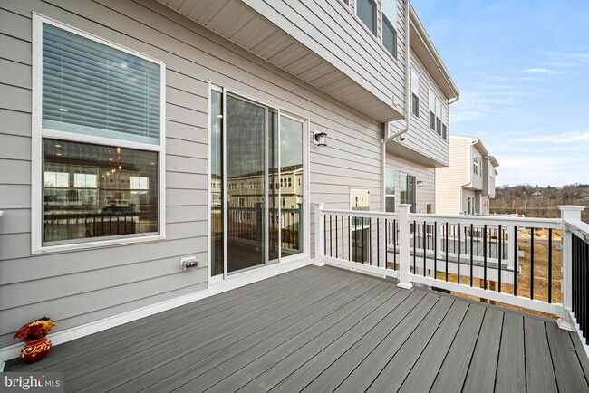 Building Photo - 104 Lizabetta Ln