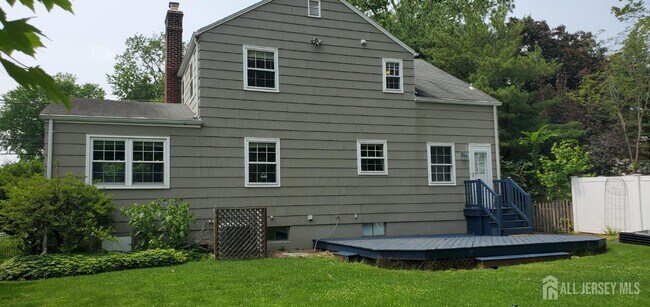 Building Photo - 315 Clifton St