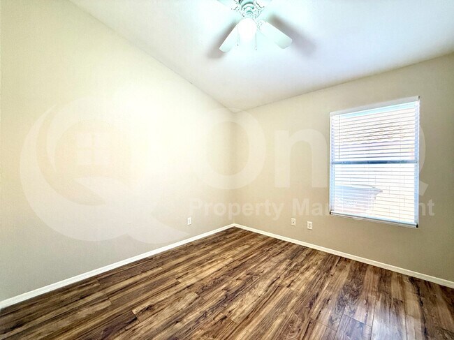 Building Photo - 1666 W Gunstock Loop