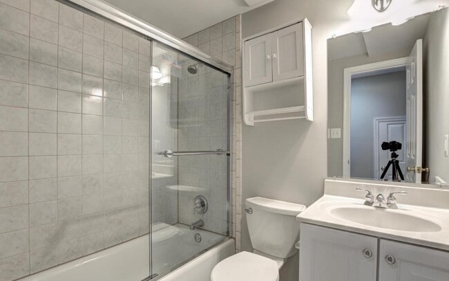 Building Photo - 9374 Tartan View Dr