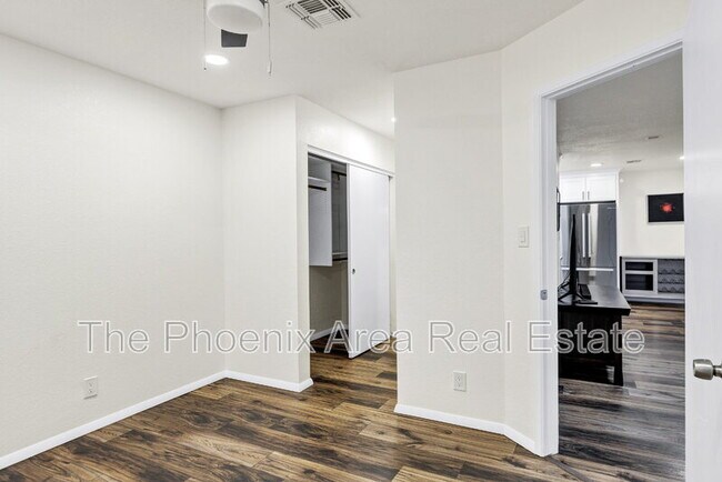 Building Photo - 195 N Cottonwood St