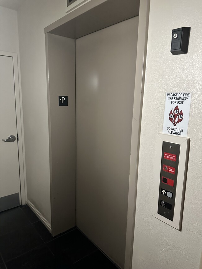 Building Photo - 4985 Kiska Ln