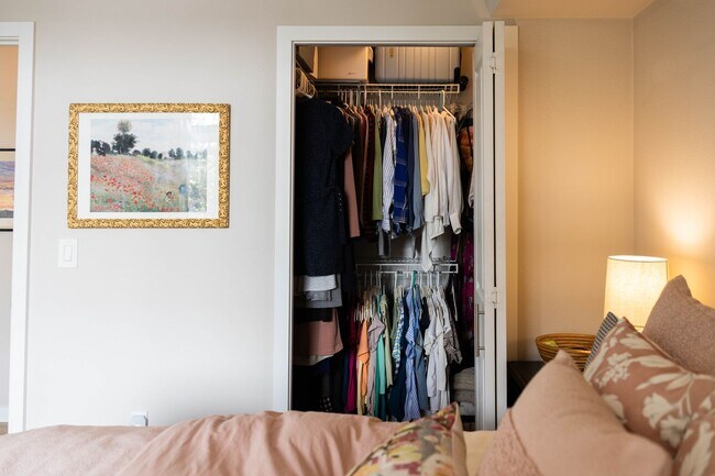 Building Photo - 1Bd/1Ba Kirkland Condo