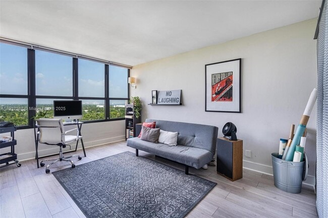 Building Photo - 780 NE 69th St