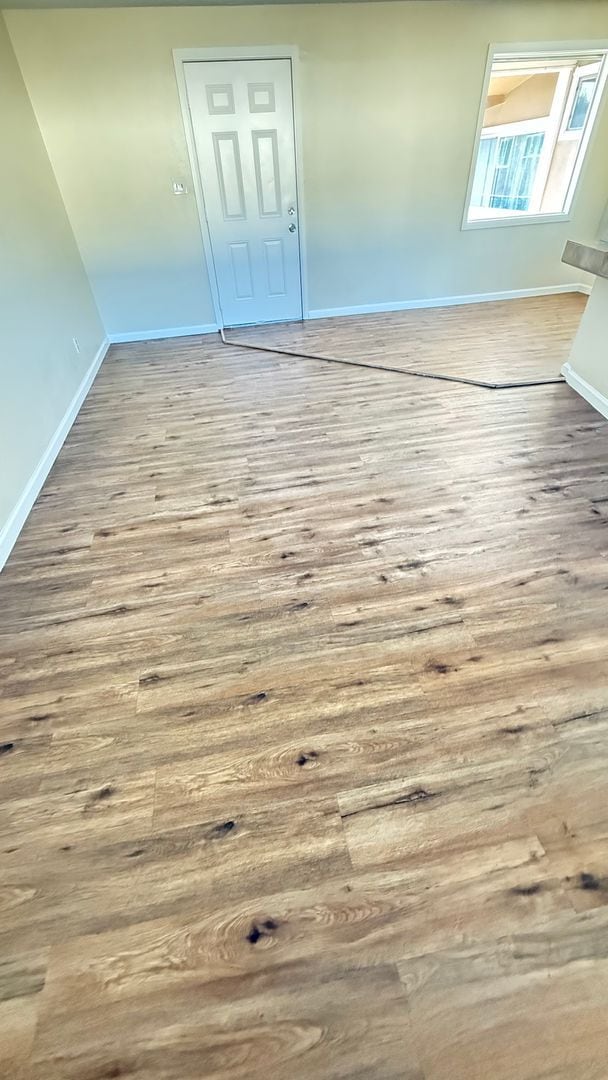 Building Photo - 2 bedroom 1 bath available near UC Riverside