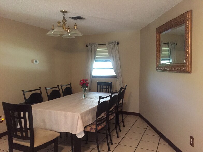 Building Photo - 4807 Shetland Trl