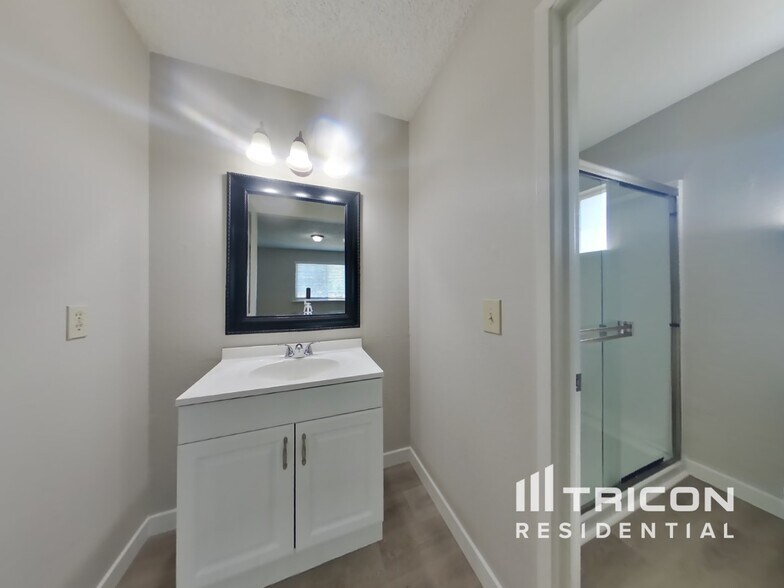 Building Photo - 542 E Wigeon Way