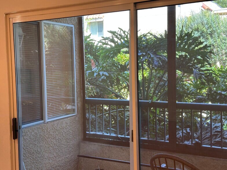 Balcony - 18307 Burbank Blvd