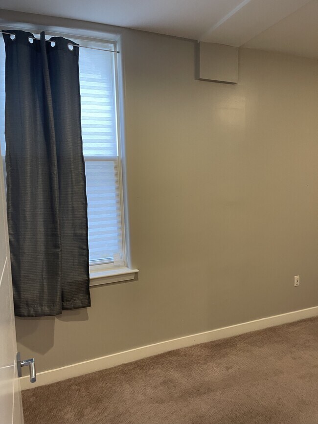 Building Photo - 99 W Main St