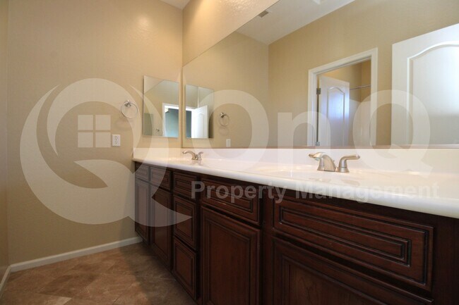 Building Photo - 28978 N 70th Dr