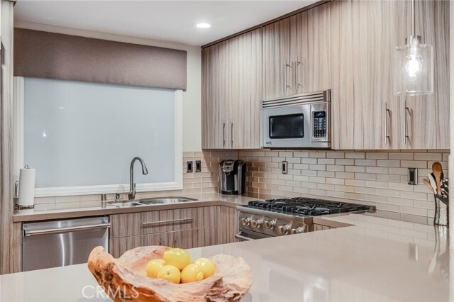 Building Photo - 247 Calliope St