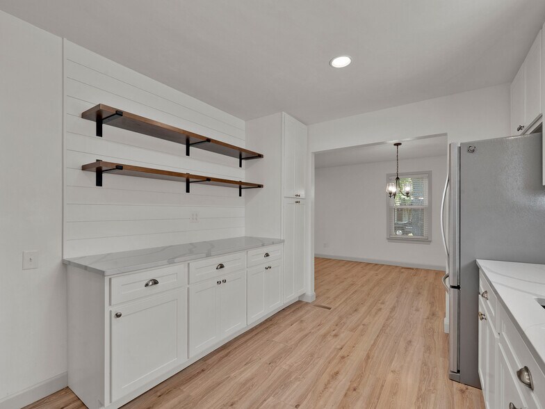 Building Photo - 449 Madrina Ct