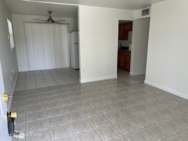 Building Photo - 2174 Shelby Dr