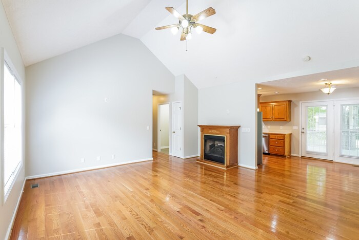 Building Photo - 121 Fieldstone Ln