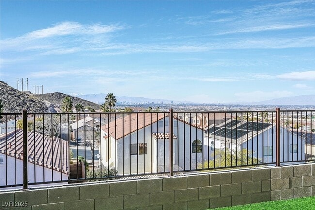 Building Photo - 366 Rosefinch St