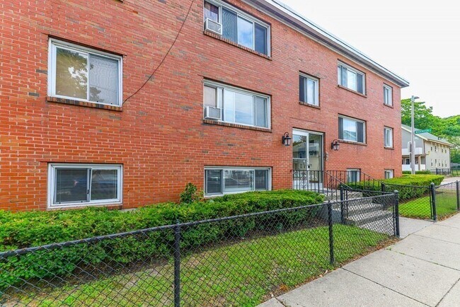 Building Photo - 4090 Washington St