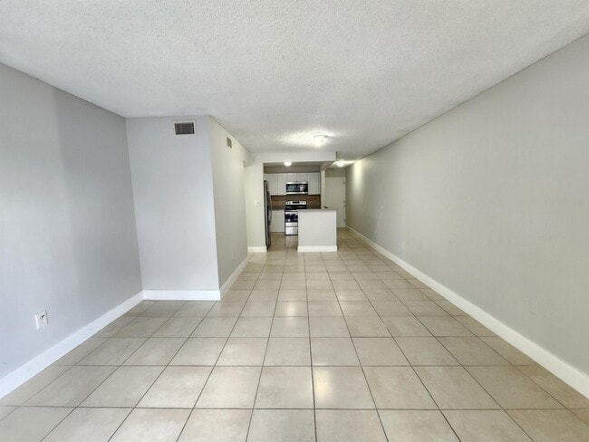 Building Photo - 4304 NW 9th Ave