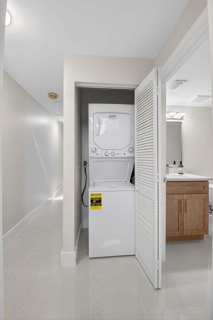 Building Photo - 9939 Boca Gardens Trl