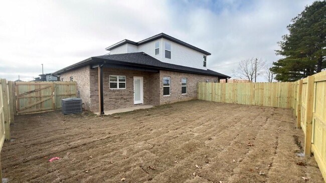 Building Photo - 510 Cosmos St