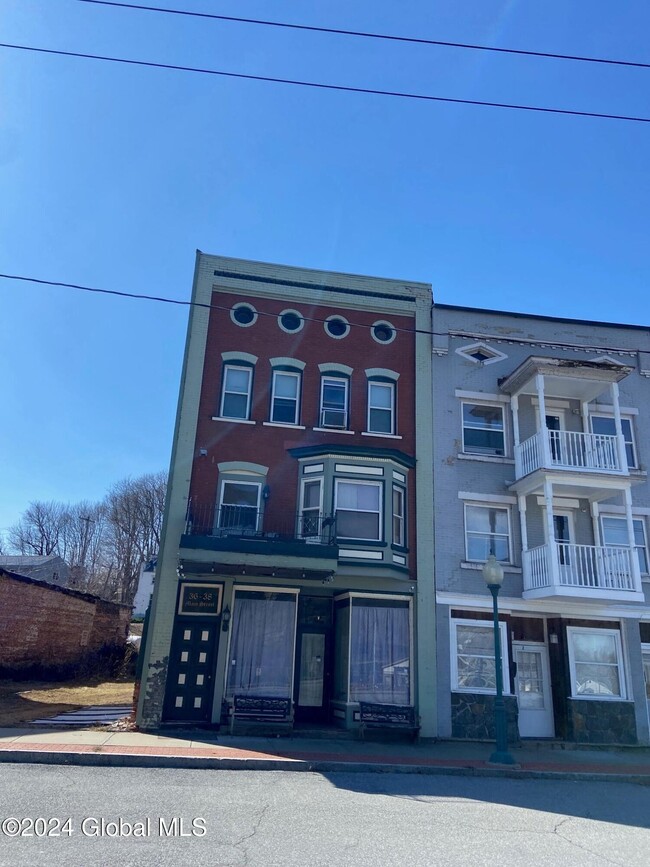 Primary Photo - 36-38 Main St 2nd floor Front